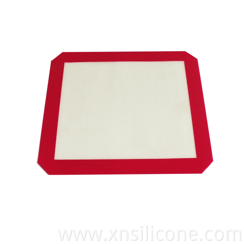 Silicone baking mat